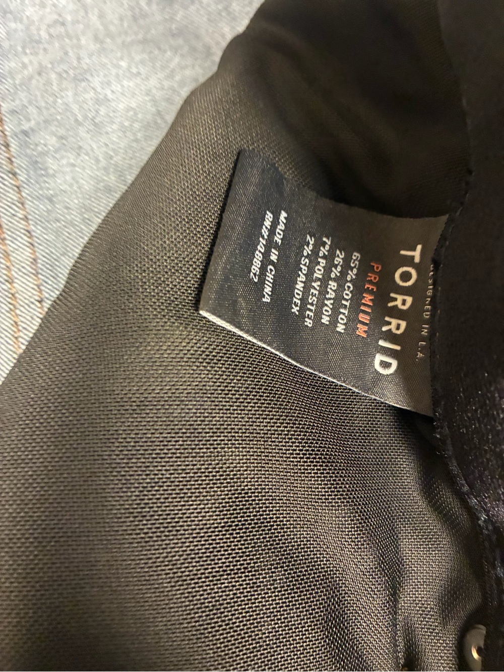 NWTs Torrid Premium Distressed Dark Wash Bombshell Skinny Jeans - Picture 12 of 13